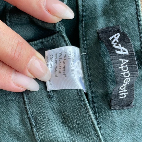 Faux leather green pants - Picture 3 of 4